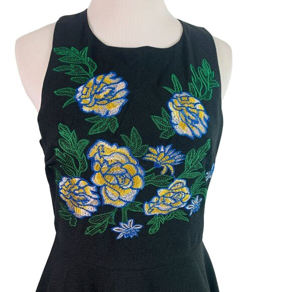 🟣🟣🟣 TOBI Women's Size Small Black Embroidered Floral Tunic Dress - Picture 4 of 11